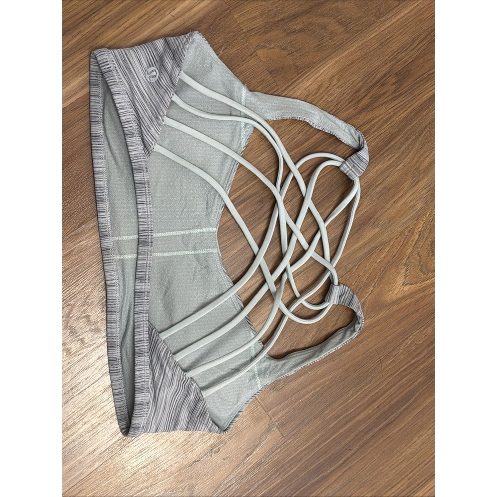 Lululemon Women's Sz 10 Strappy Yoga Workout Sports bra Sportsbra EUC - Picture 3 of 5